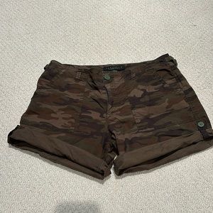 Sanctuary camo shorts